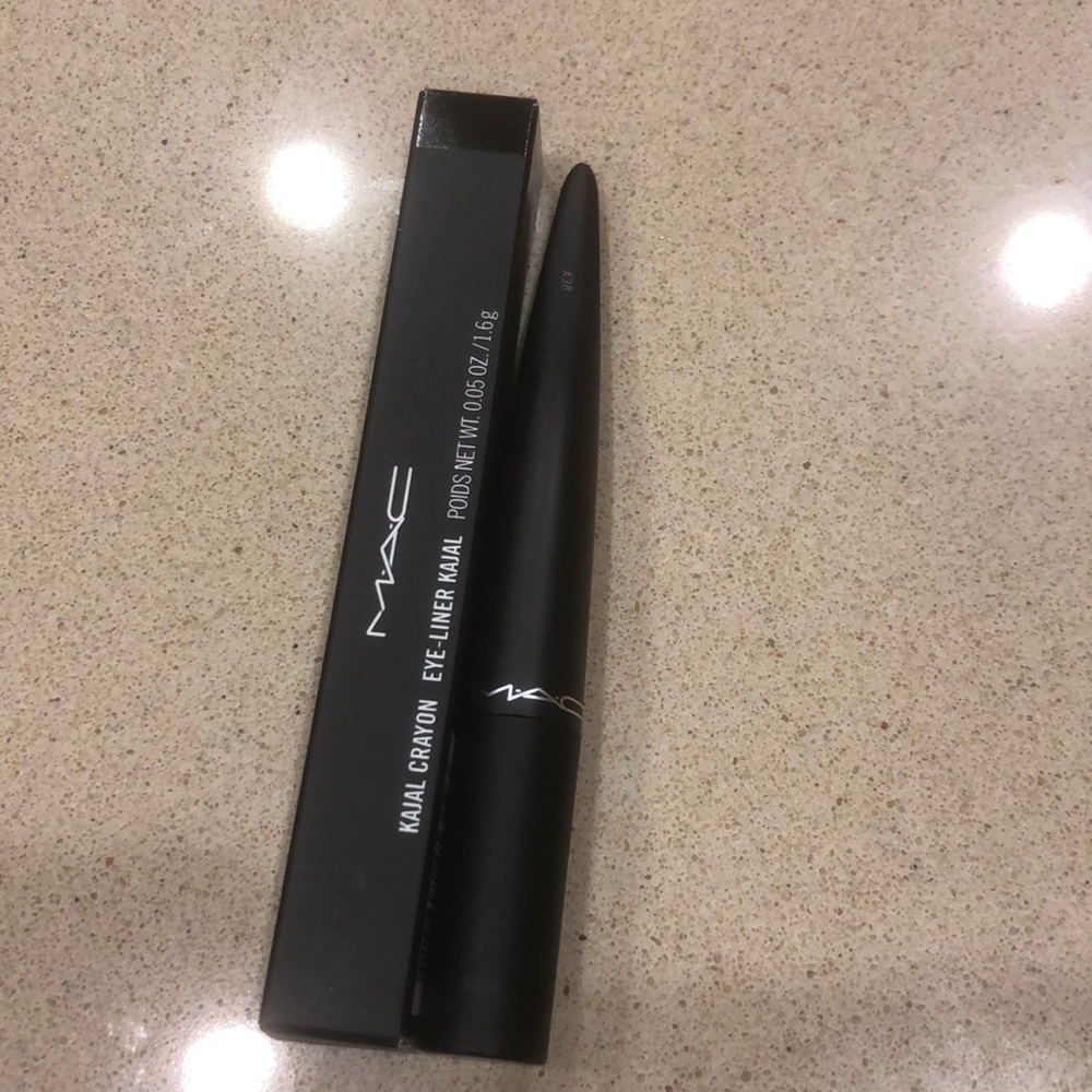 Crayon eyeliner